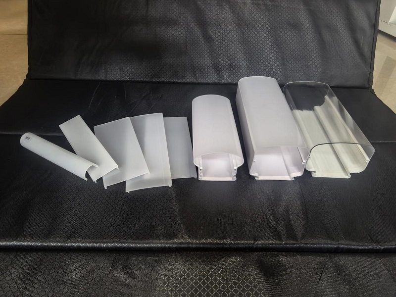 Bakit Mas Pinipili ng mga Customer ng Linear Lighting ang Mga Striped LED Light Diffuser?